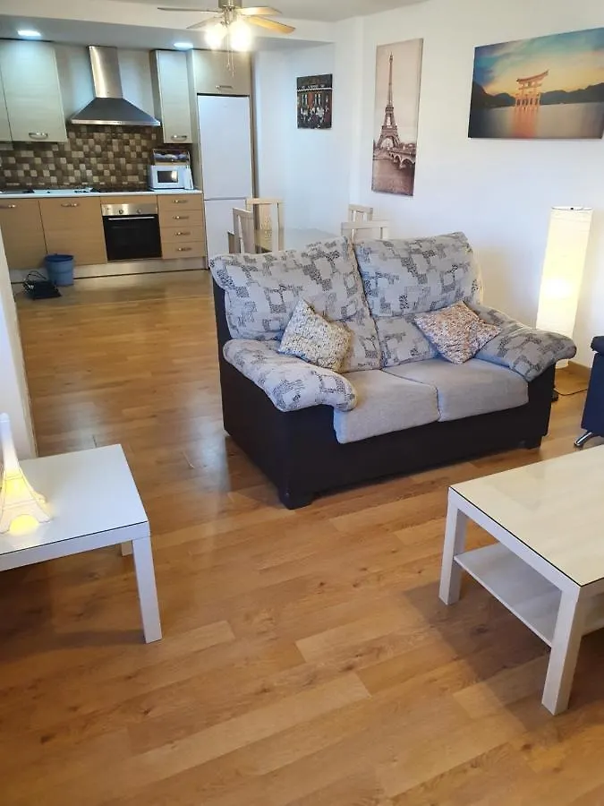 1F, Aire Acondic, 80M2, 2 Dormitorios, 4 Huespedes, Wifi Gratis La Línea de la Concepción アパート